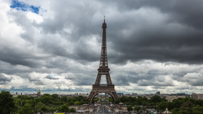 eiffel tower paris france 